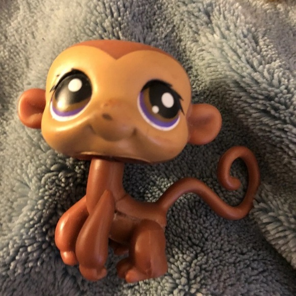 Littlest Pet Shop Monkey Lot, 3 1st Gen Magnet &One Newer, Plus Banana And Perch - Picture 7 of 9